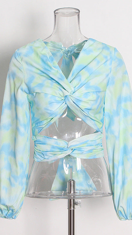 CHIC TIE-DYE TWISTED CUTOUT LONG SLEEVE CROP TOP FOR WOMEN