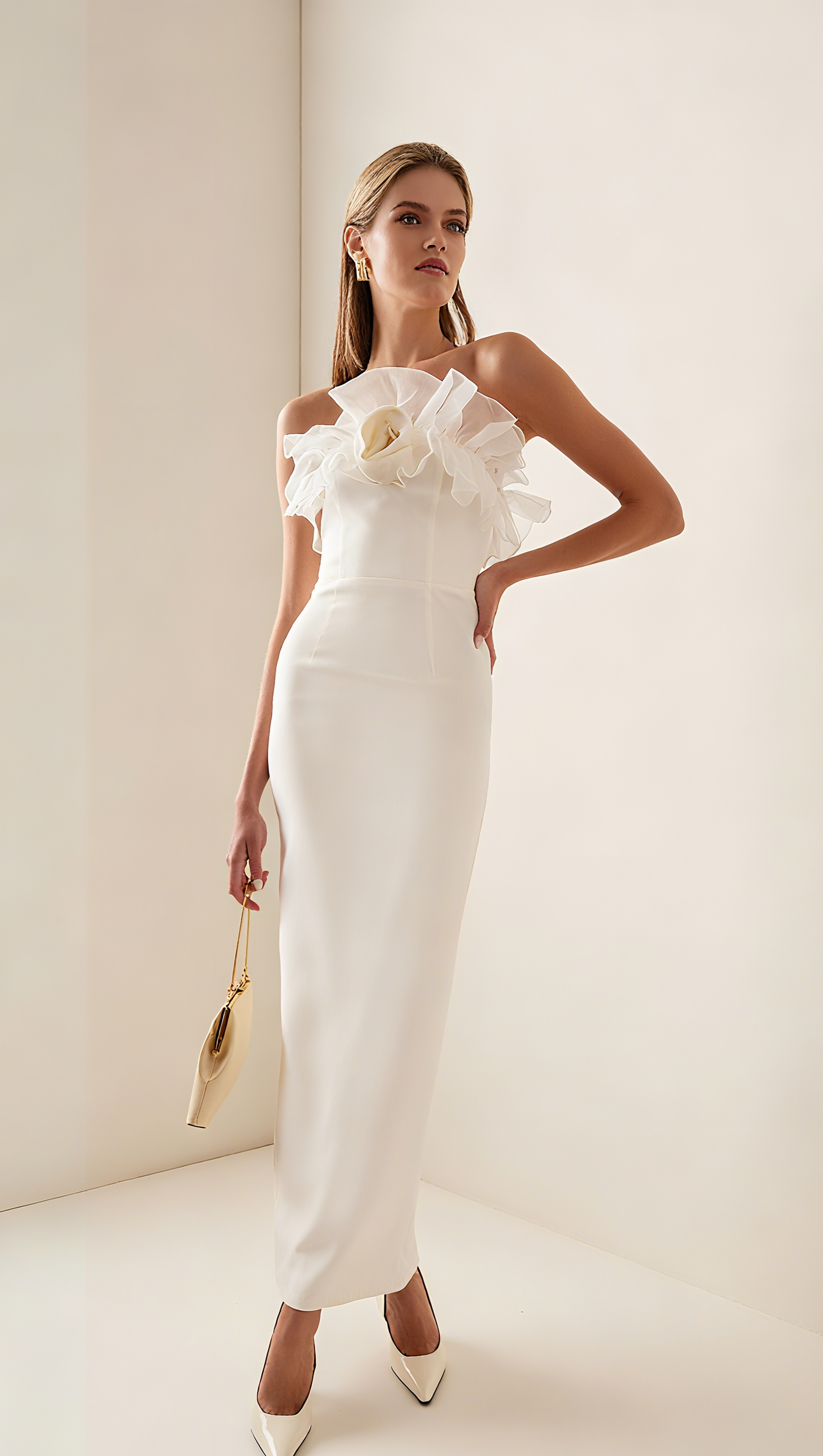 ABITO MIDI SENZA SPALLINE IN SETA CON VOLANT BEIGE