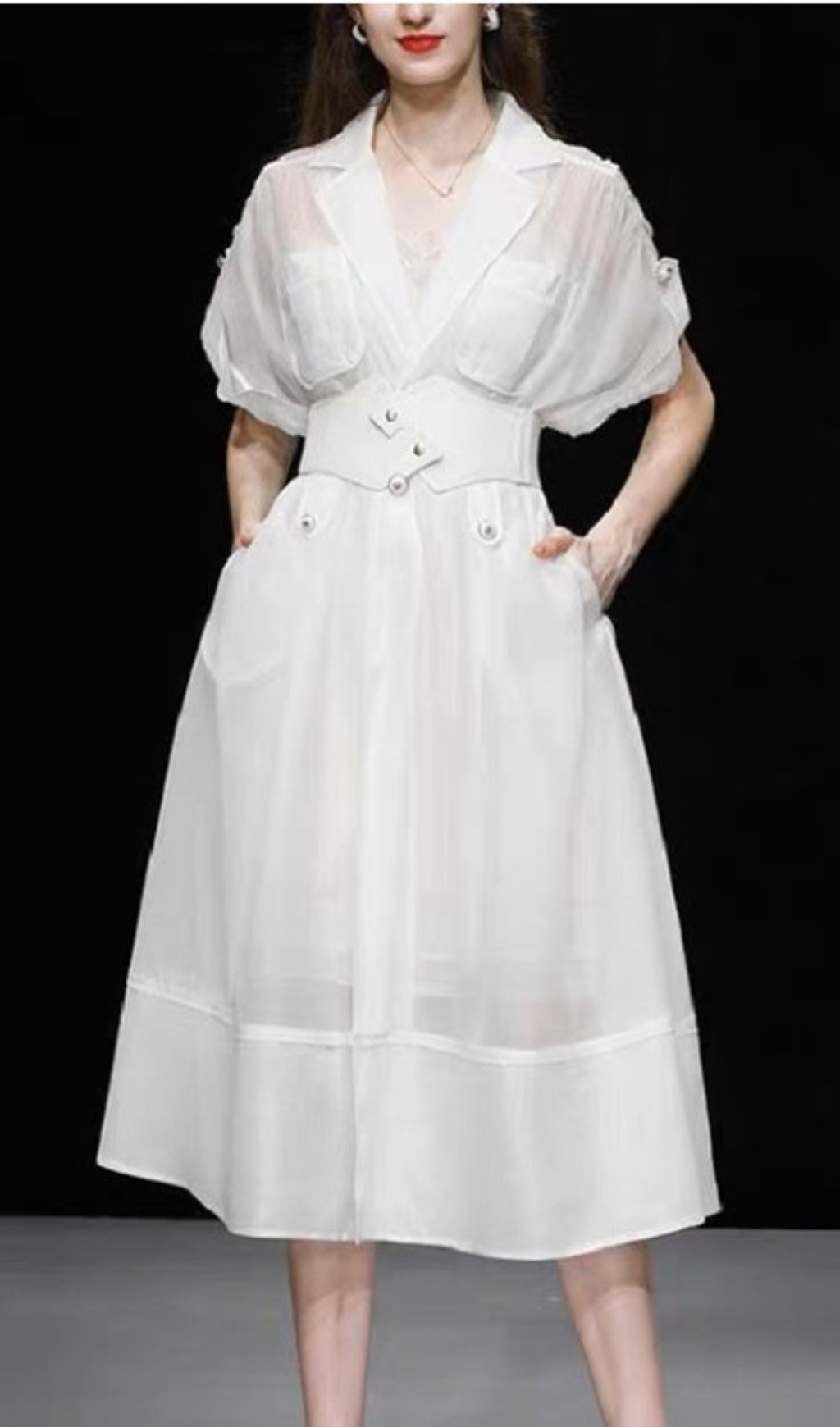 MIDIKLEID MIT GAUZE-BUND 