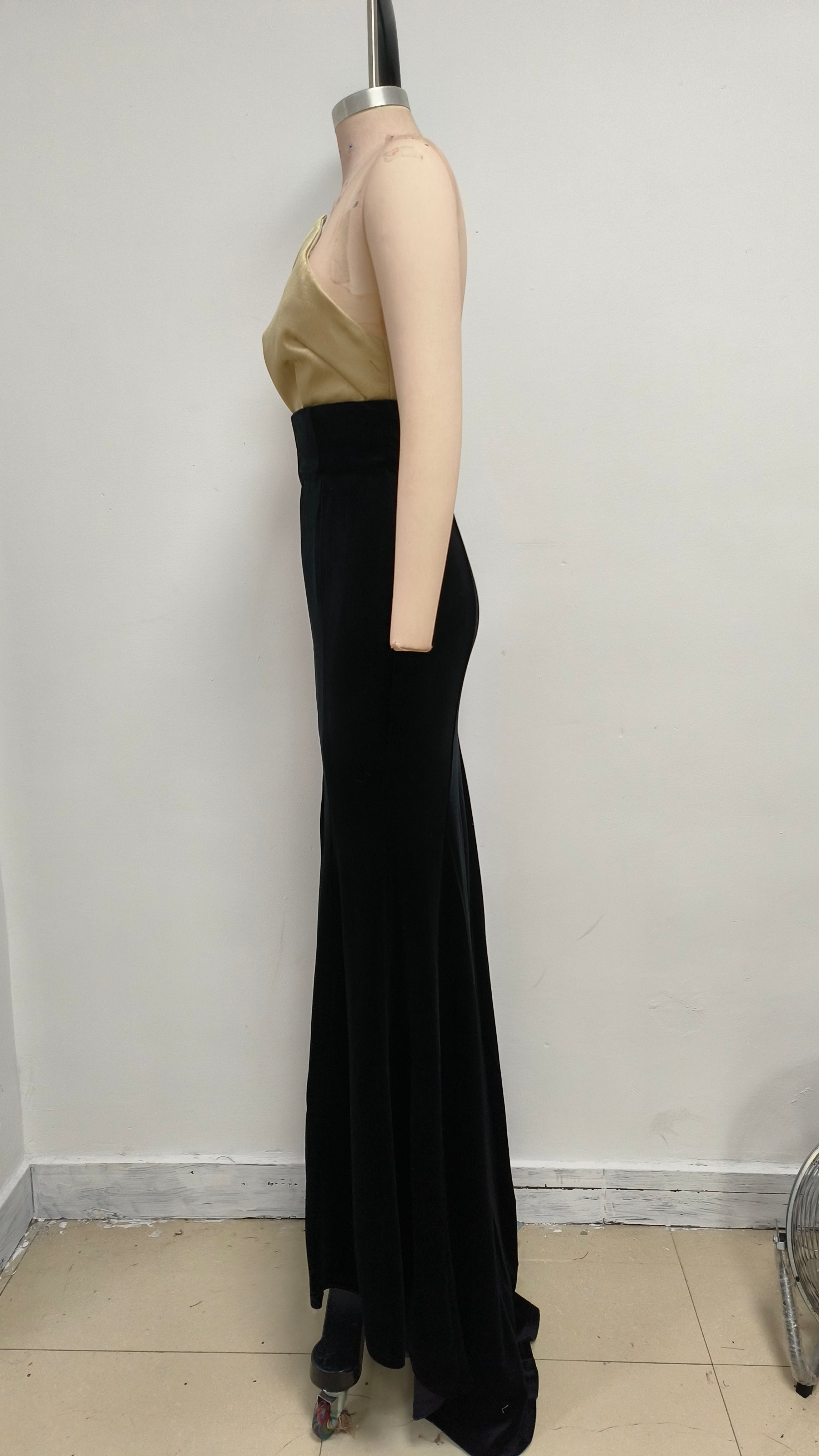 Trägerloses Meerjungfrau-Maxi-Samtkleid Schwarz Elfenbein