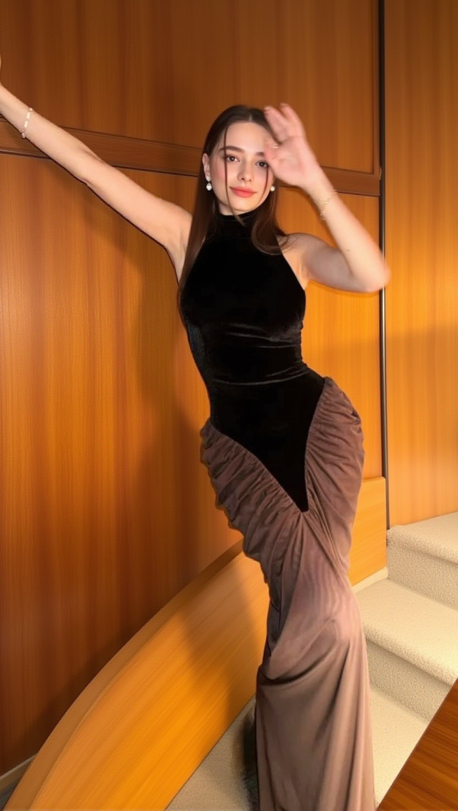 ABITO LUNGO IN PATCHWORK DI VELLUTO E RETE NERO