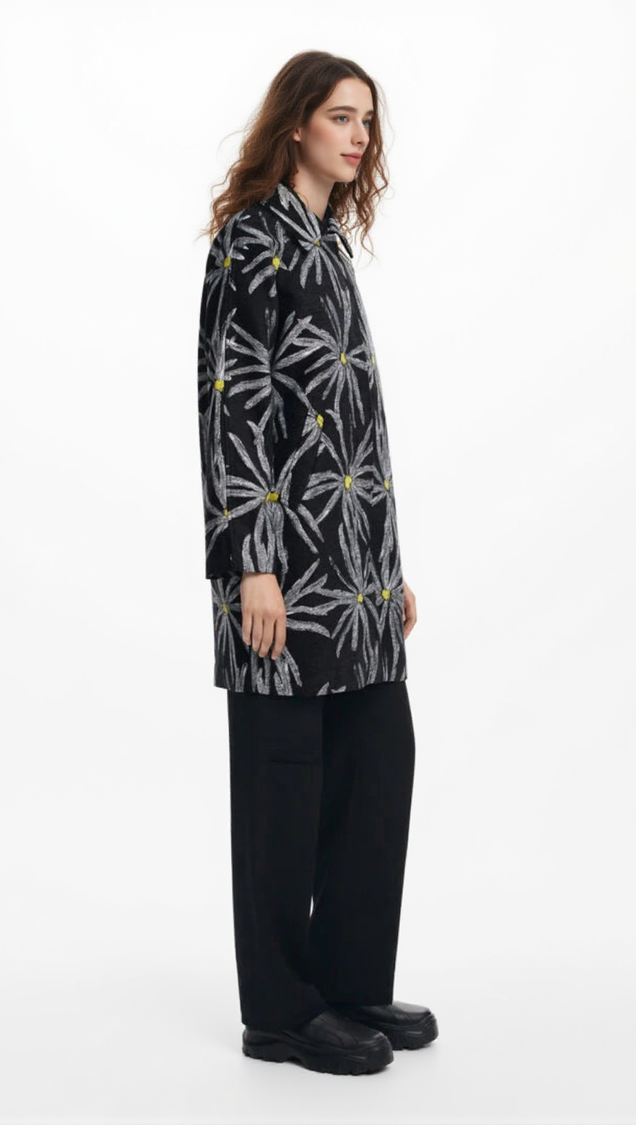 DAISY PRINT COAT IN BLACK