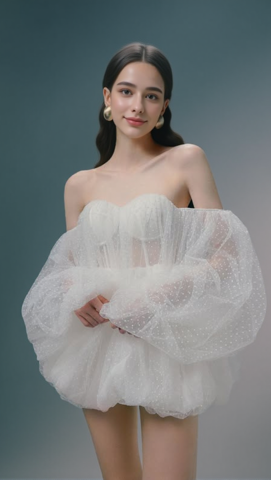 Winni – Trägerloses Minikleid aus Netzstoff in Weiß