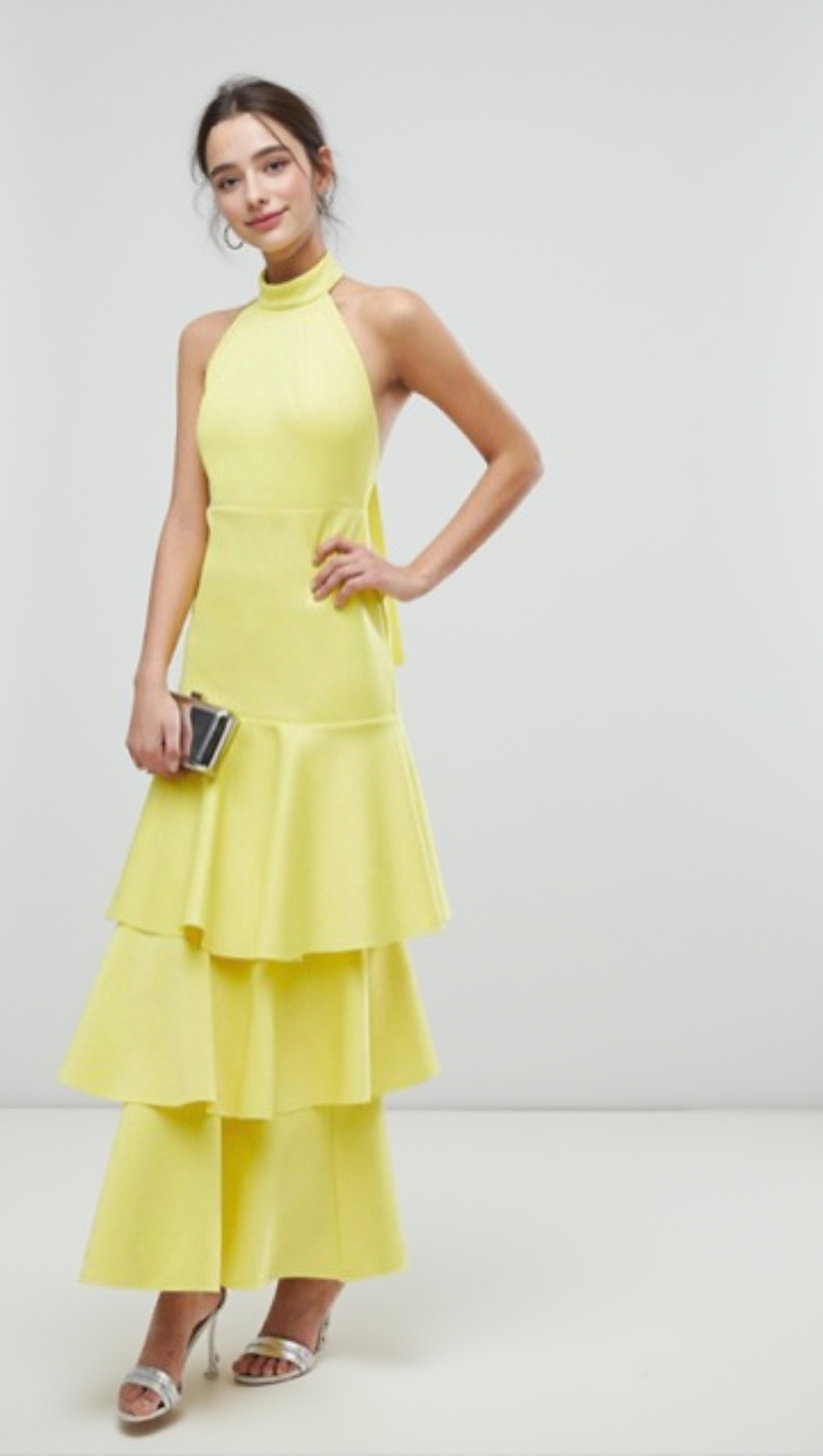 Samantha – Schulterfreies Midikleid im Lagendesign in Gelb