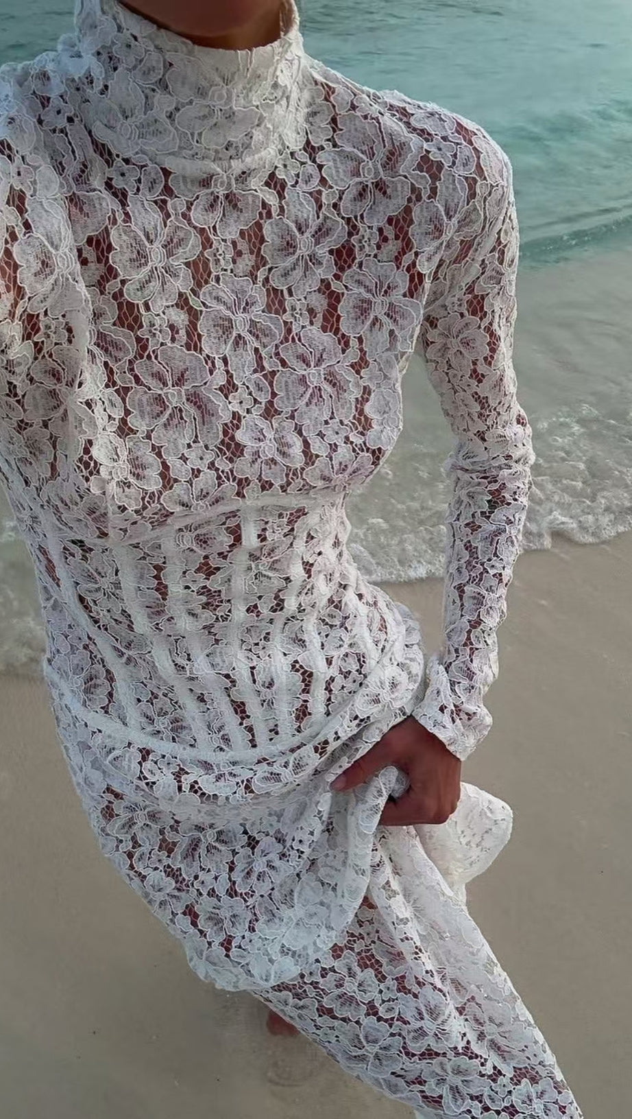 SEDUCTIVE WHITE LACE MOCK NECK MAXI DRESS