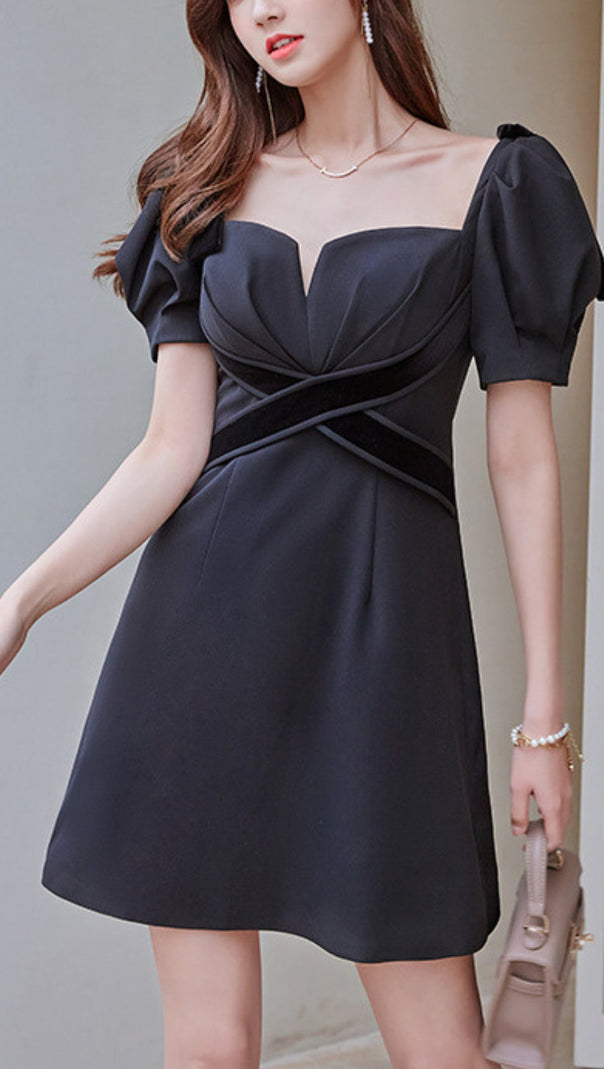 AIIZIE VELVET TIERED PUFF SLEEVE MINI DRESS IN BLACK - product image