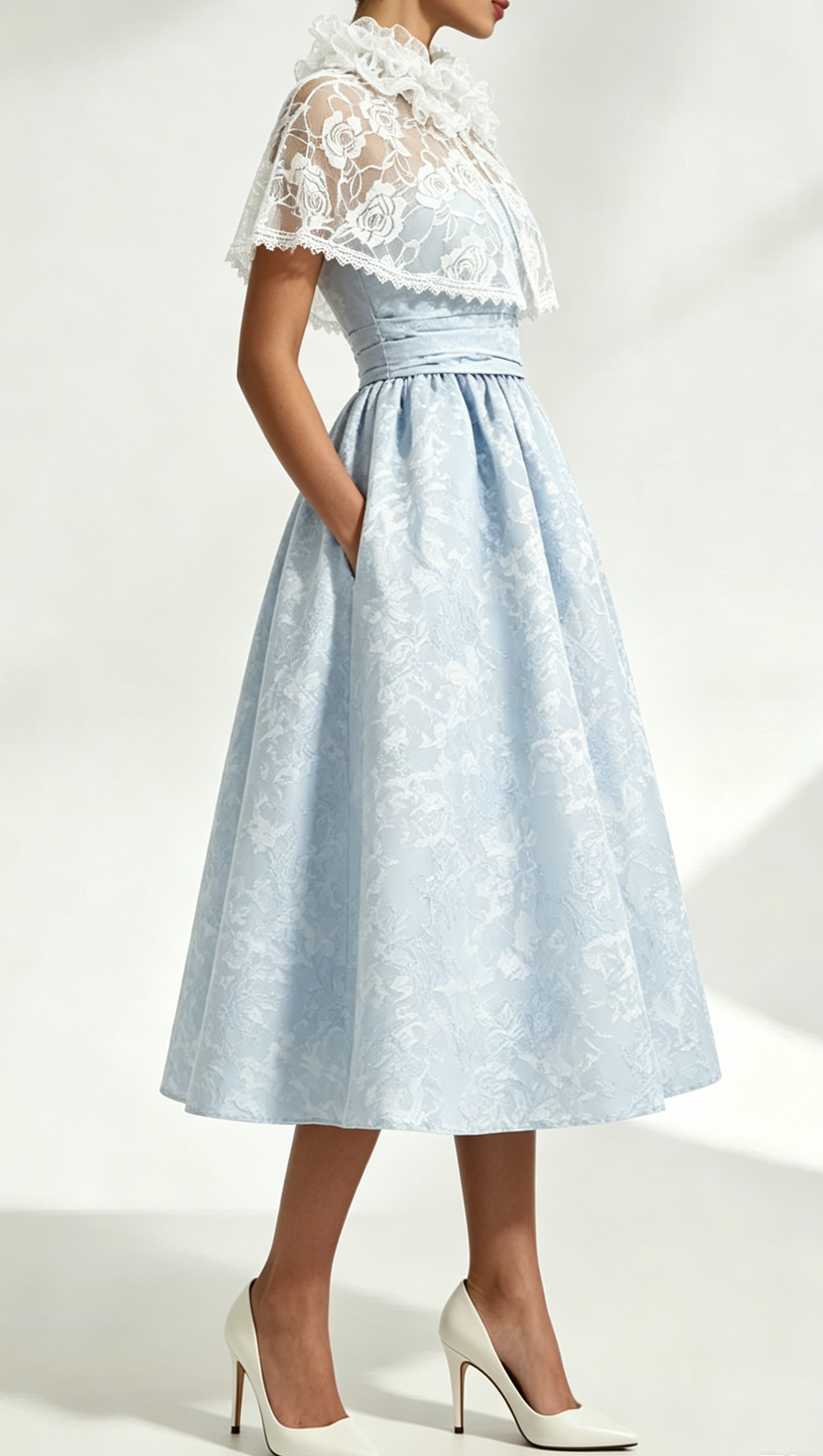 Elegant Cape Saoirse Midi Dress - Blue