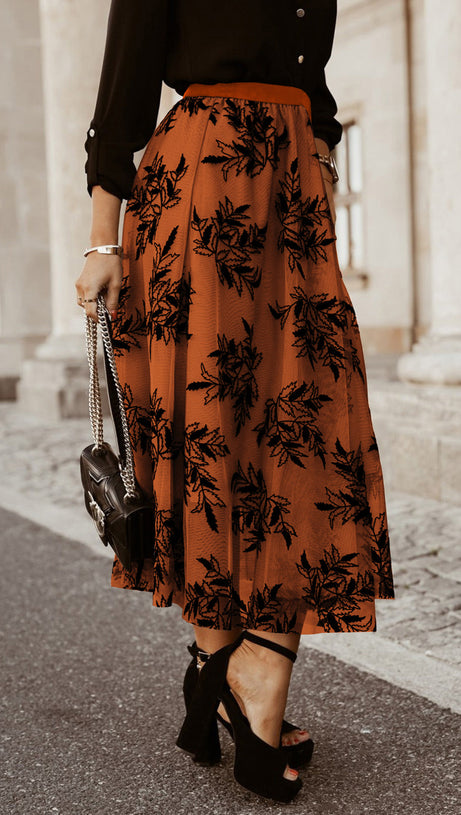 Aprikosenfarbener Maxirock mit Blumen- und Blattstickerei und hoher Taille