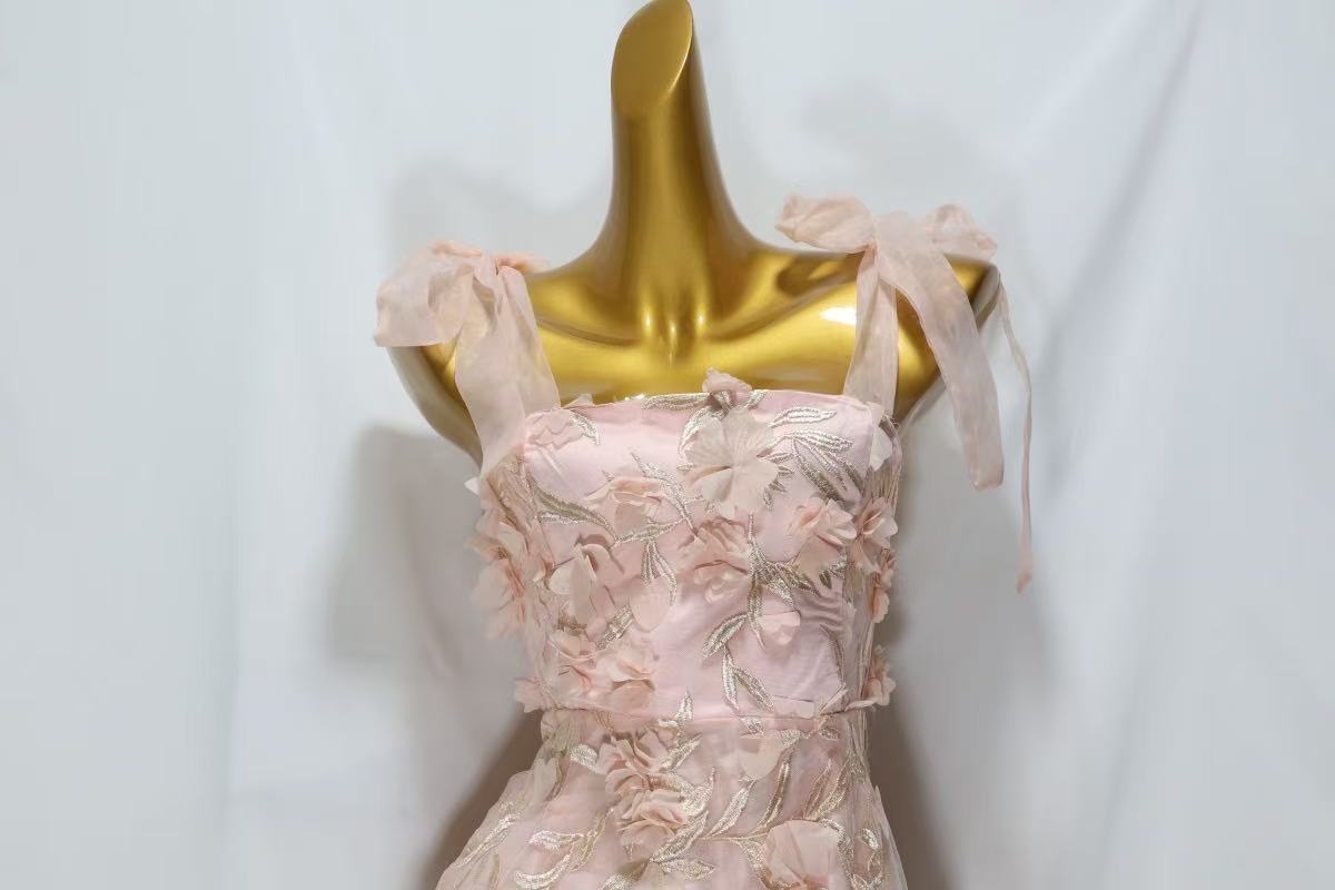 ABSOLUTE ELEGANCE 3D FLOWER MIDI DRESS