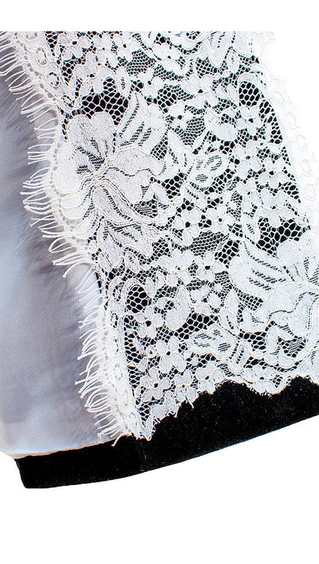 LACE-NECK VELVET BLAZER IN BLACK