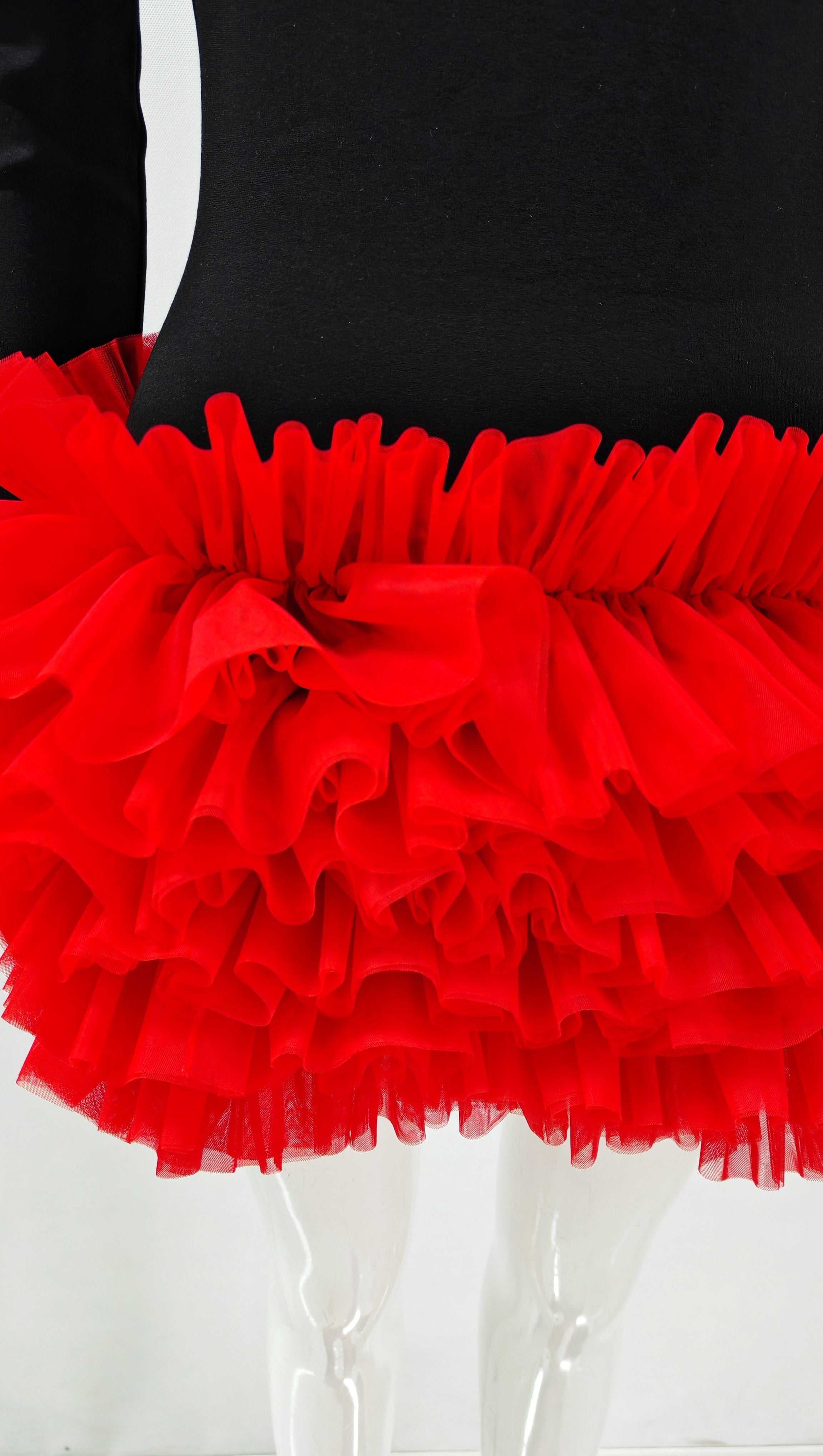 Langärmliges Minikleid aus Spitze in Colorblock-Optik