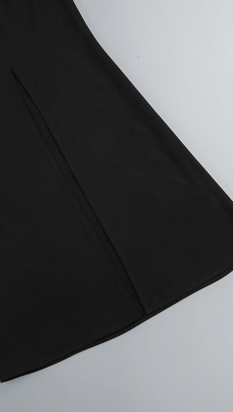 OFF-SHOULDER RUFFLE TRIM MAXI DRESS IN BLACK