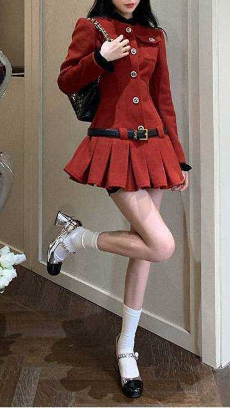 LONG SLEEVES ULTRA SHORT PLEATED DRESS IN BURGUNDY