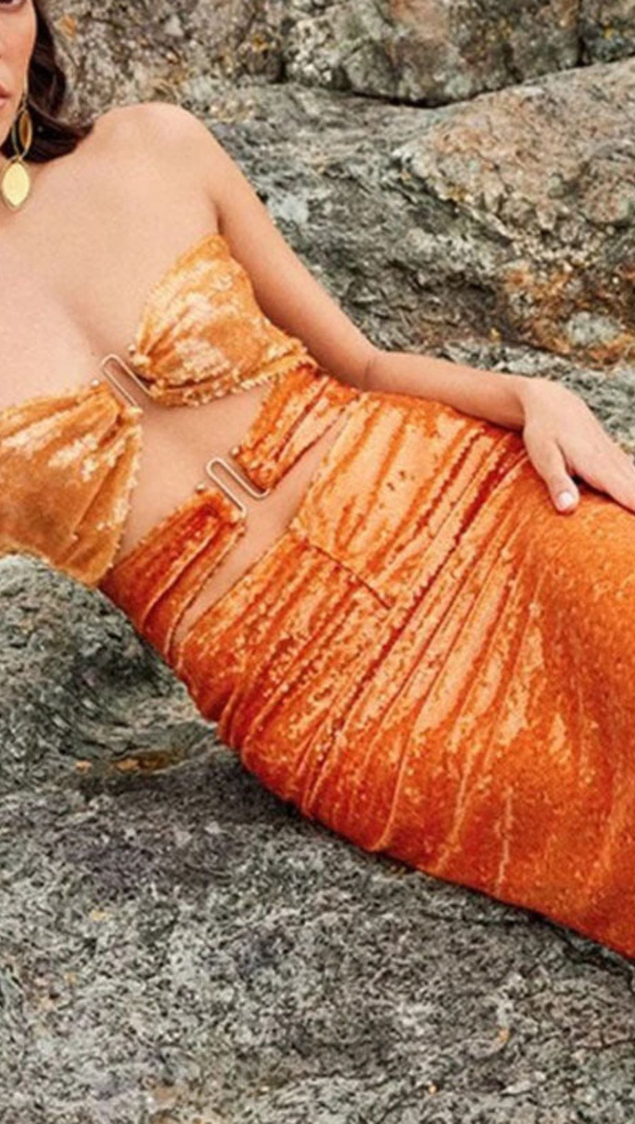 STRAPLESS MIDI DRESS WITH GOLD HARDWARE CUT-DETAIL