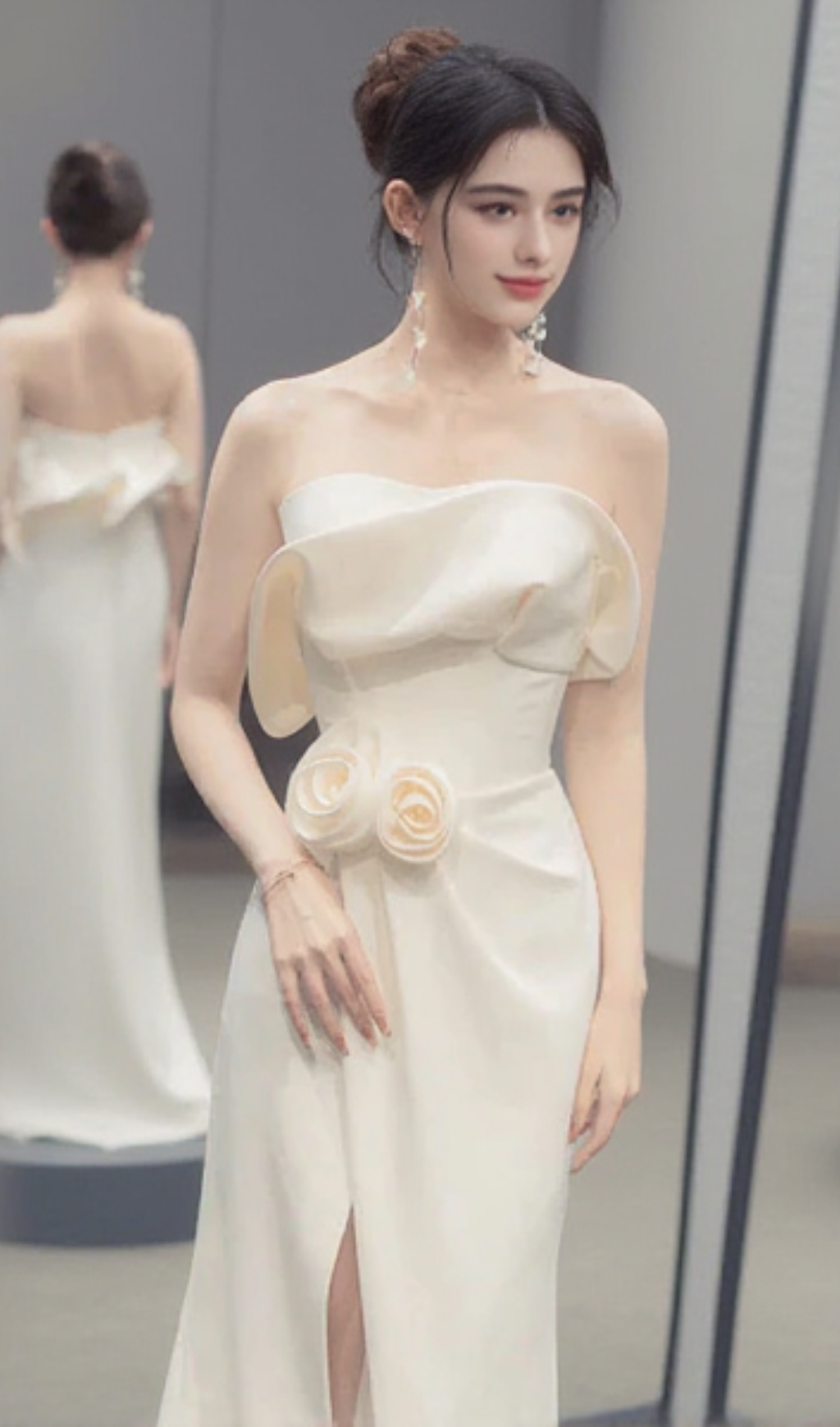 GAUZE SATIN GOWN IN CREAM WHITE