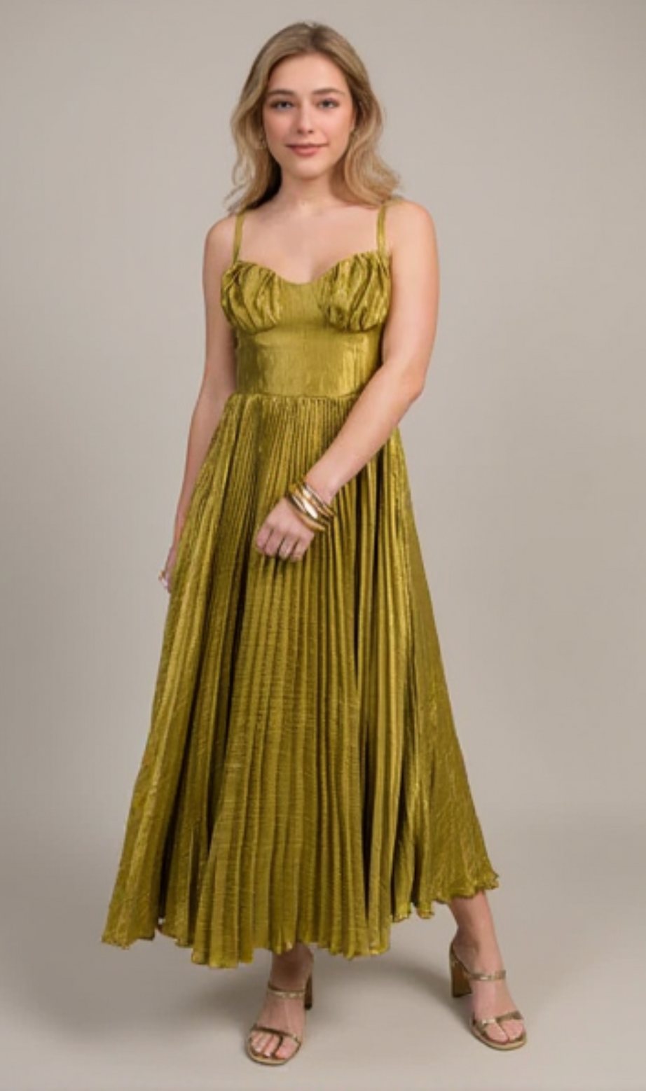 Chartreusefarbenes, plissiertes Midikleid aus Satin