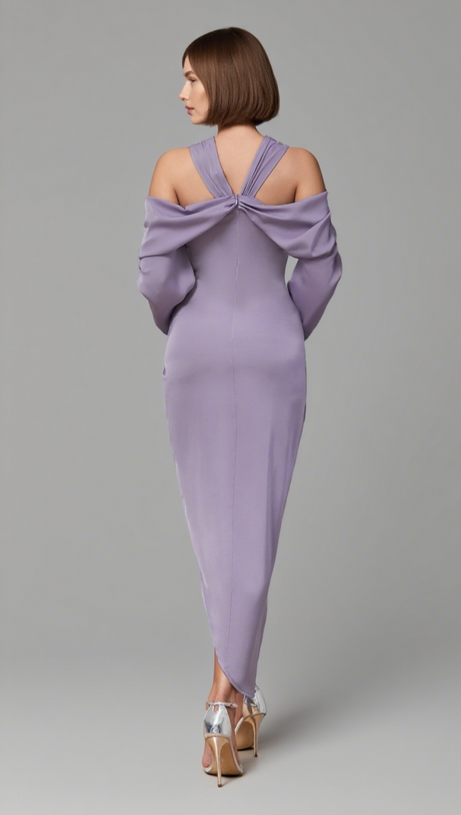 Drapiertes, asymmetrisches Midikleid mit kalten Schultern in Flieder 