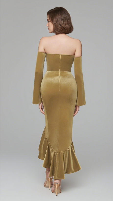STRAPLESS RUFFLE - DETAIL VELVET MERMAID DRESS IN GOLD