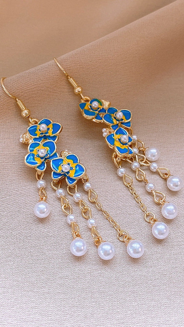 AIIZIE DAVE BLUE FLOWER PEARL EARRINGS - product image