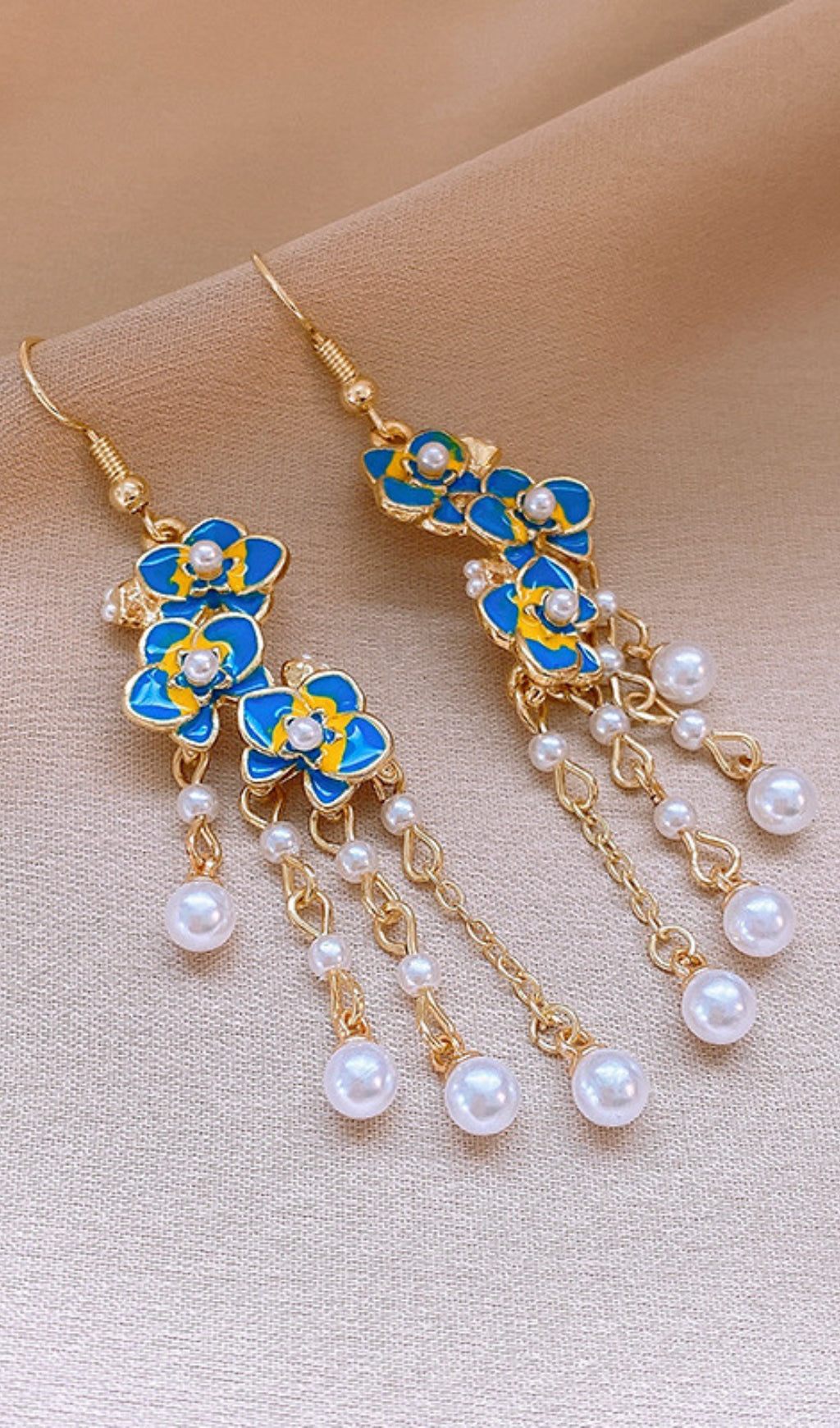 DAVE BLUE FLOWER PEARL EARRINGS