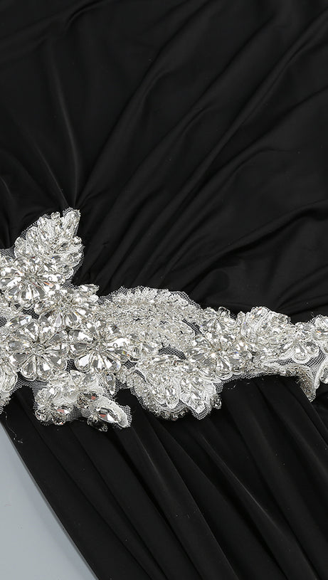 Funkelndes, figurbetontes Party-Minikleid mit Rundhalsausschnitt und drapiertem Bandage-Ausschnitt und Kristallen