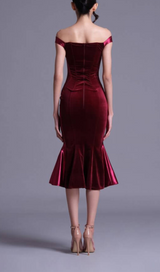 POLYESTER SPANDEX SATIN MIDI DRESS IN BURGUNDY