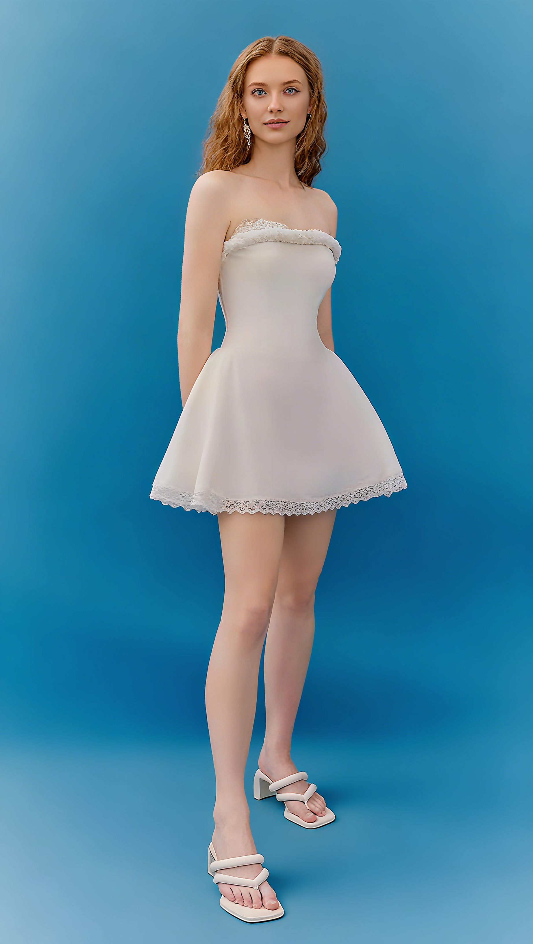 ABITO CORTO SENZA SPALLINE CON BORDI IN PIZZO SYLVIA BIANCO