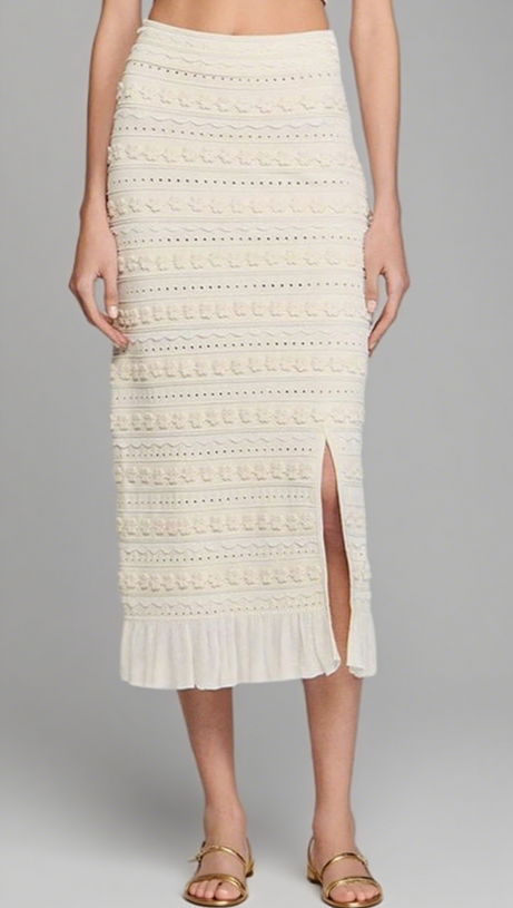 Strickrock mit Häkelbesatz in Ecru
