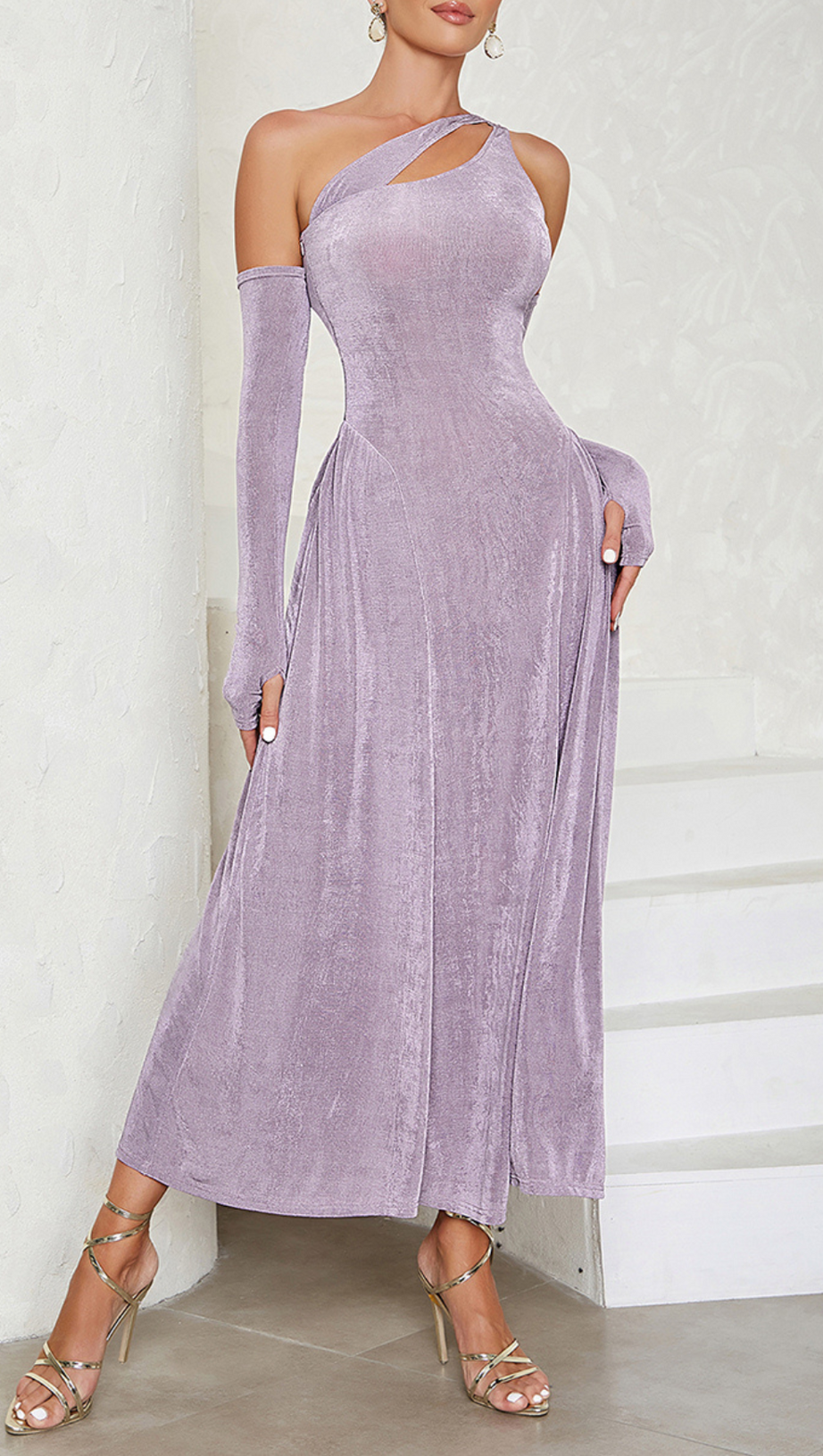 ABITO MONOSPALLA CON MANICHE A BRACCIO