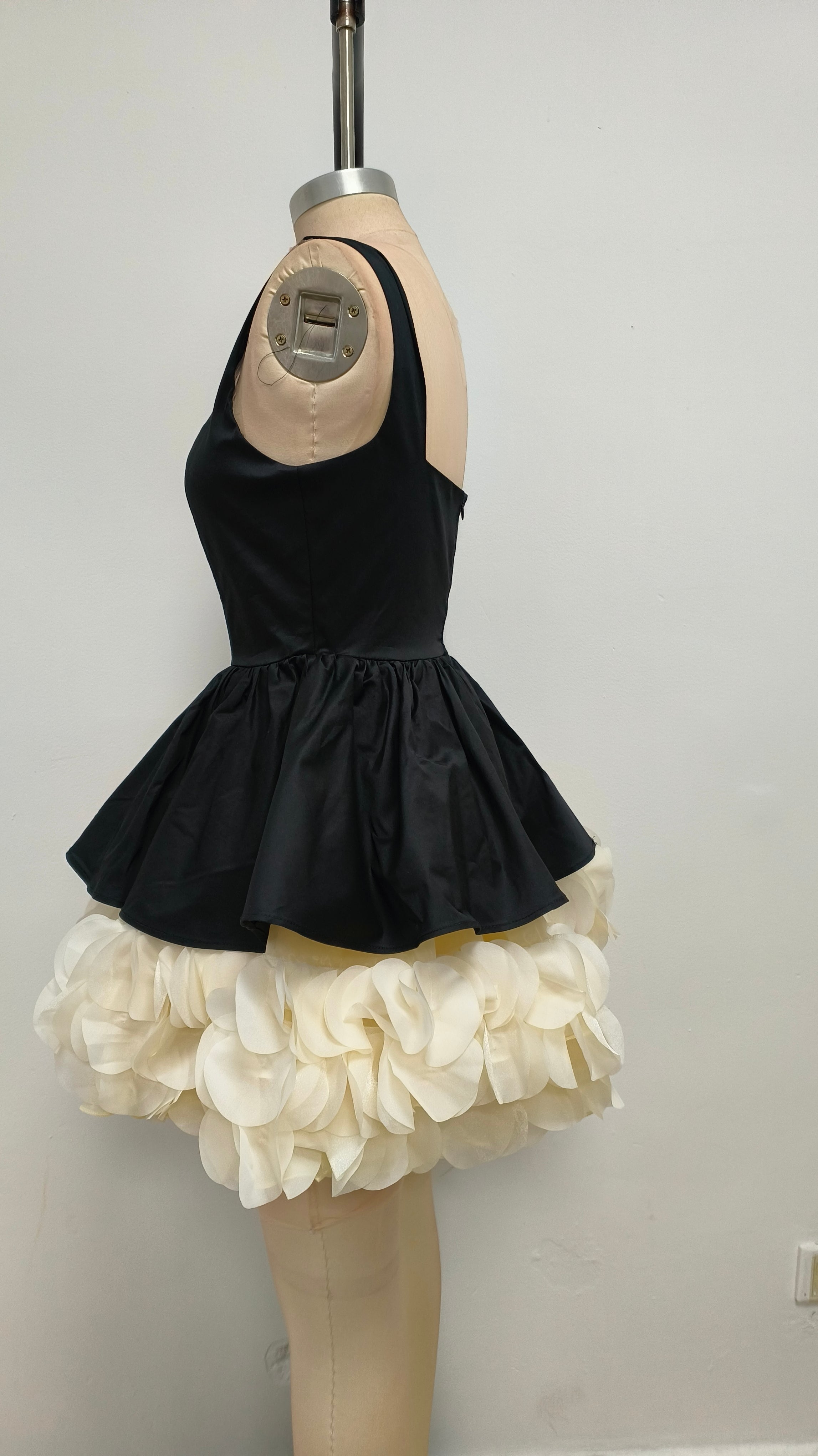 BLACK MINI DRESS PUFFY SKIRT