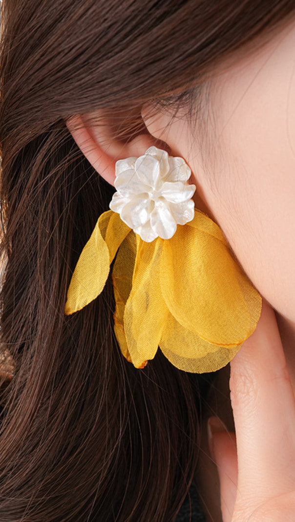 AIIZIE DREAMA FLOWER EARRINGS - product image