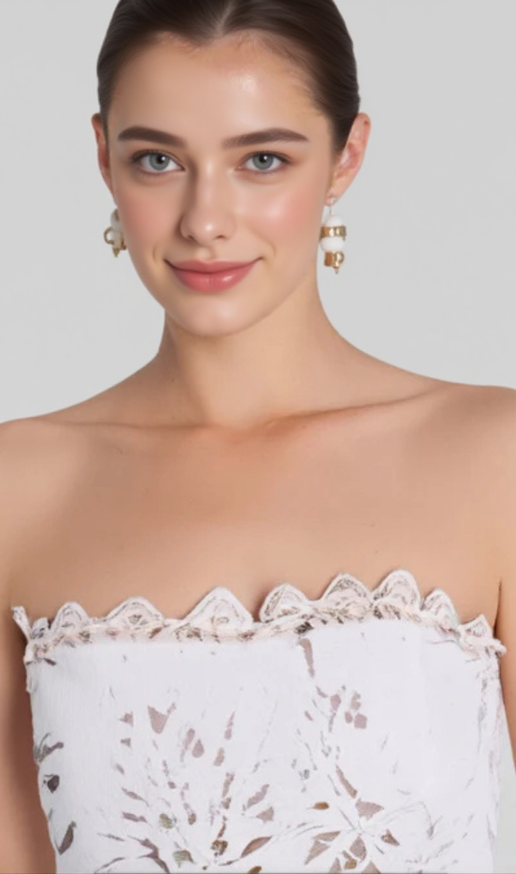 ABITO MIDI IN PIZZO FLOREALE BIANCO CON SPALLE SCOPERTE