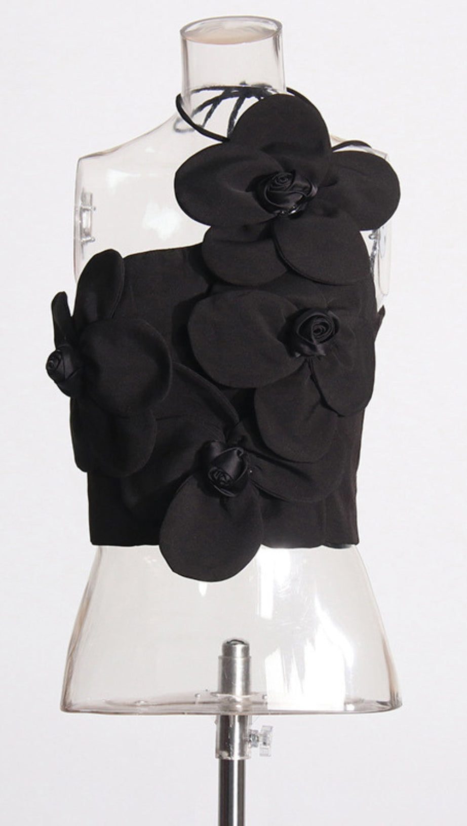 Weißes, bauchfreies Oberteil mit Blumenmotiv „Andia“