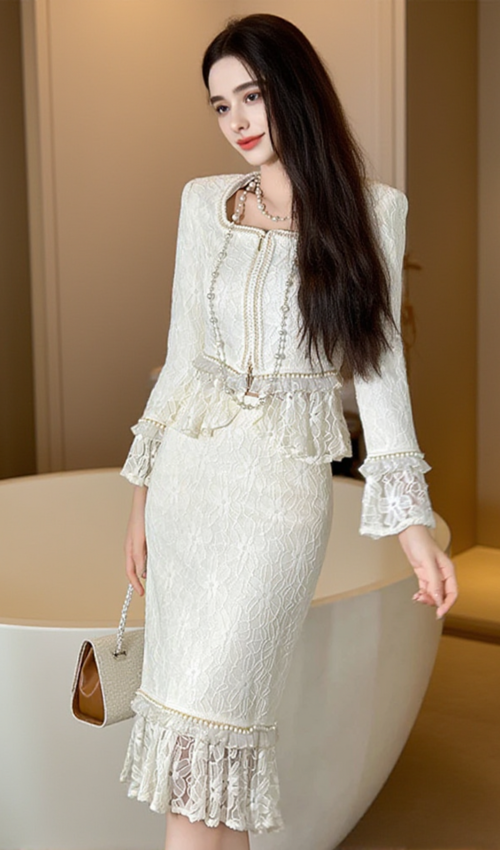 LACE TOP BODYCON SKIRT SUIT IN IVORY