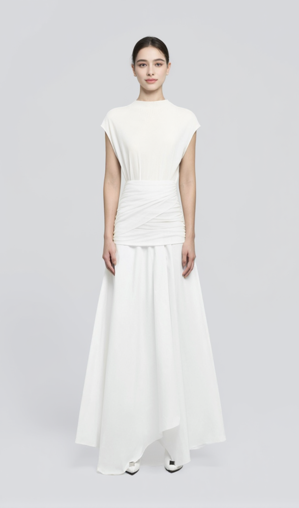 ABITO MIDI BIANCO CON PIEGHE INCROCIATE IN VITA E ORLO ASIMMETRICO