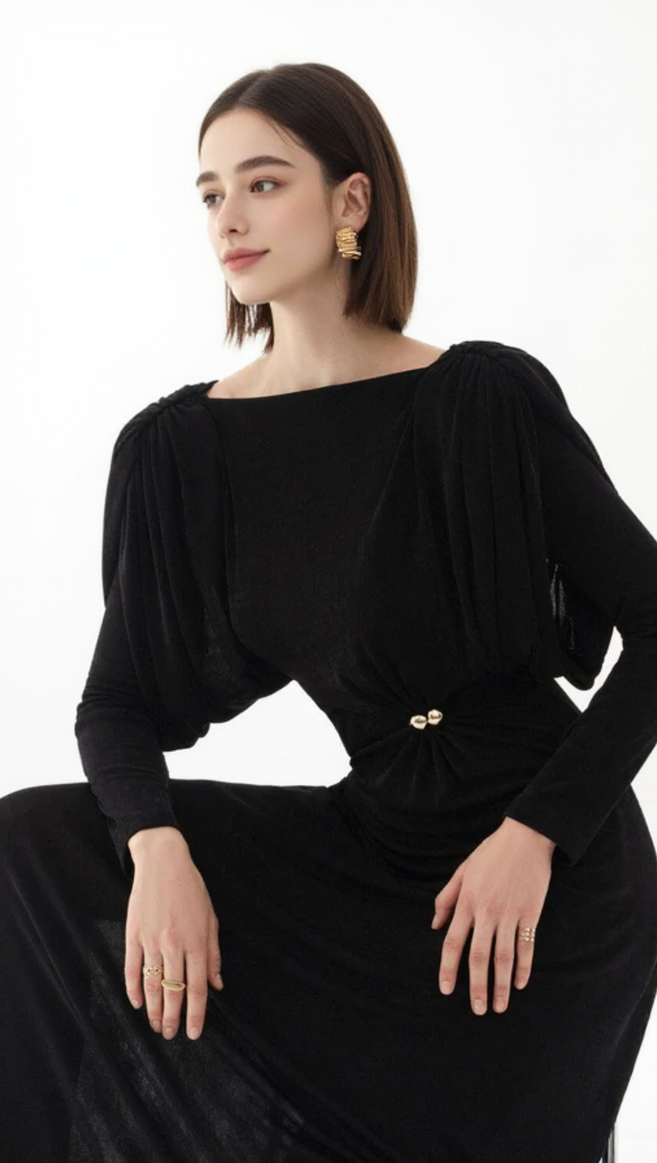 schwarzes, gerade geschnittenes Maxikleid aus Strickstoff mit U-Boot-Ausschnitt