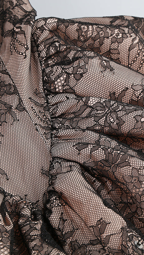 Orentha – Trägerloses Puff-Minikleid aus Spitze