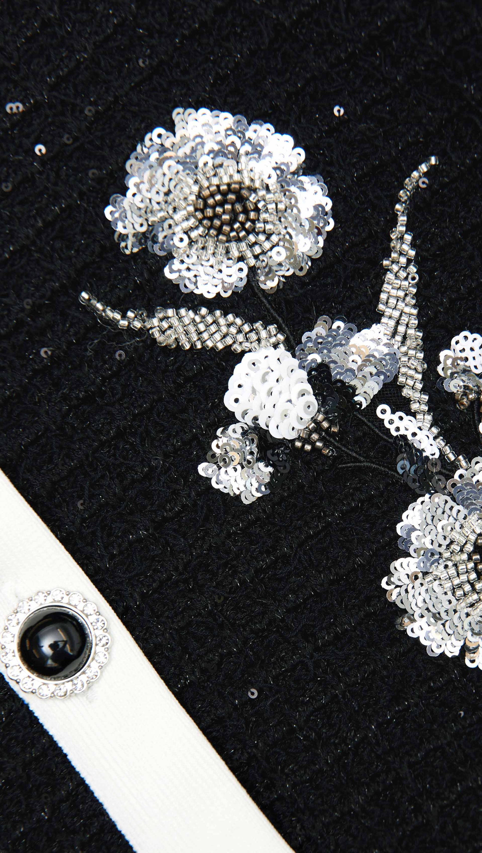 TAMMY BLACK FLORAL TEXTURED KNIT MINI DRESS