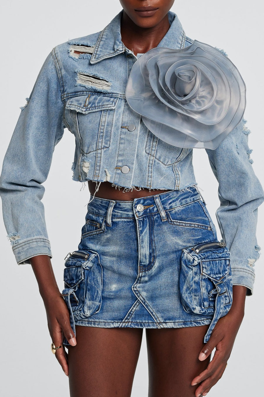ALAIAO TORN FLOWER DENIM JACKET IN BLUE