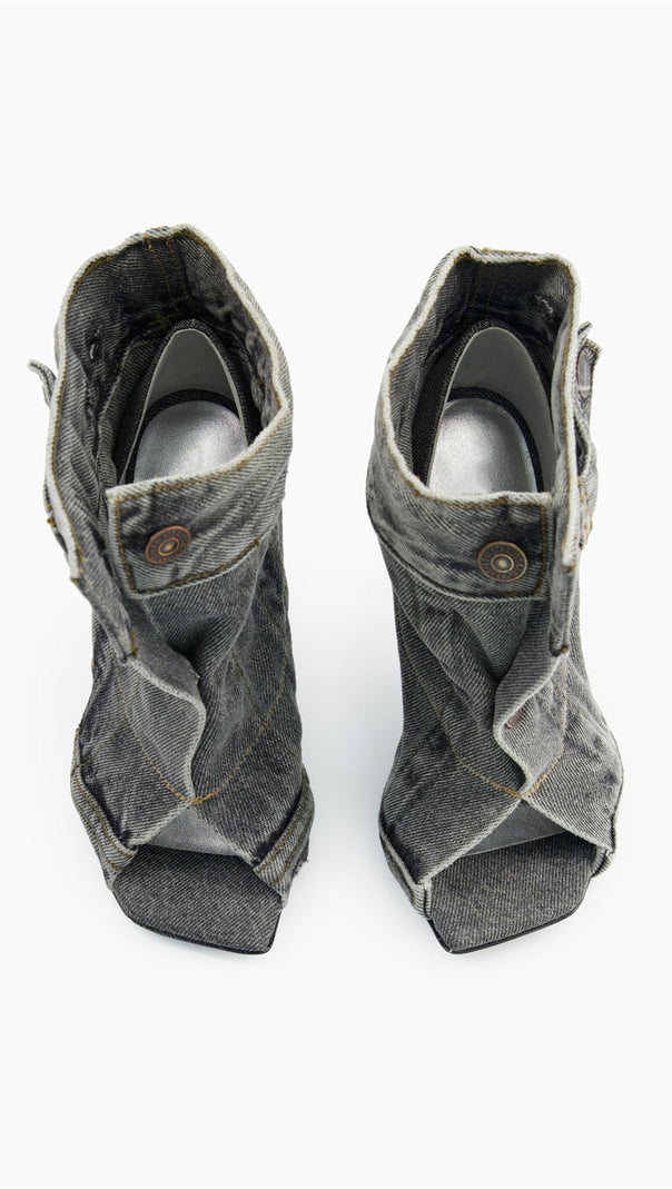AIIZIE ALISSON DENIM BUTTON FISH MOUTH SANDAL BOOTIE - product image