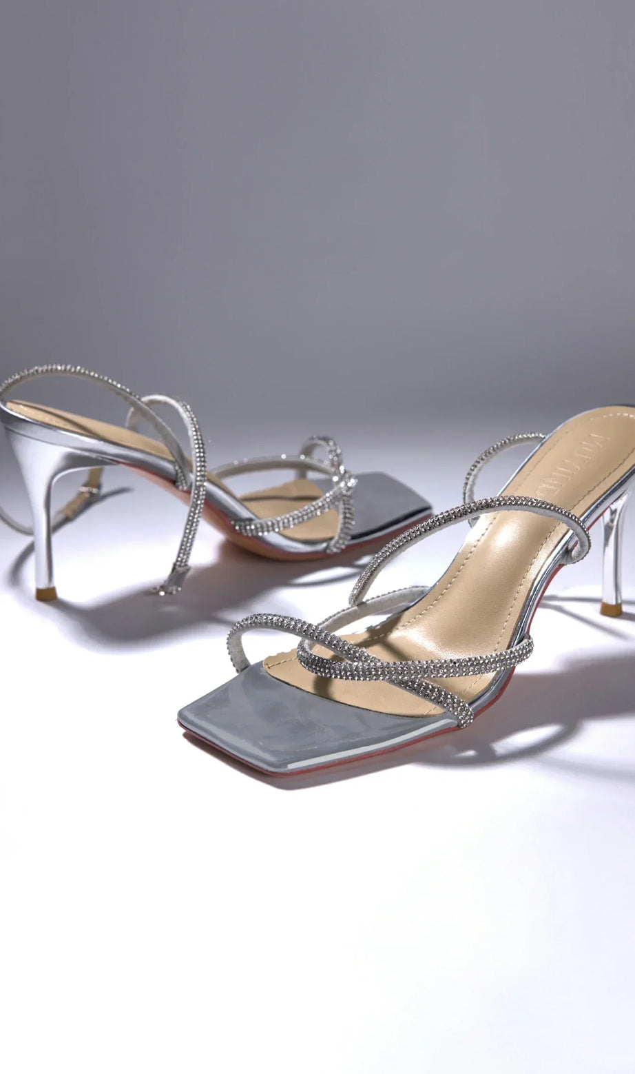 Scarpe con cinturino in strass Brittin
