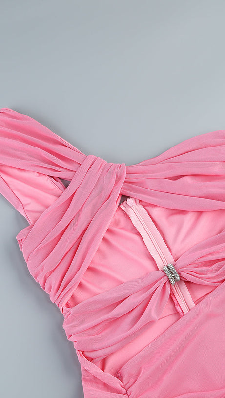 PINK MAXIKLEID MIT AUSSCHNITT UND RÜSCHEN 