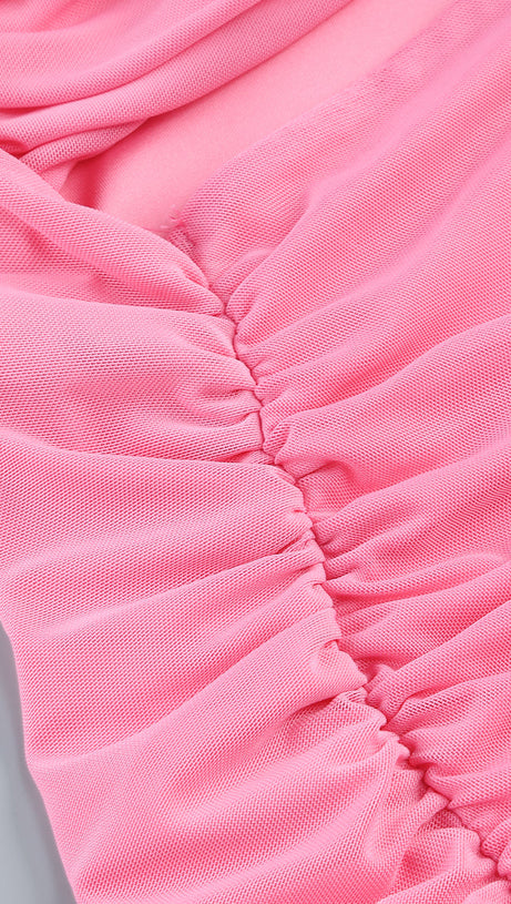 PINK MAXIKLEID MIT AUSSCHNITT UND RÜSCHEN 