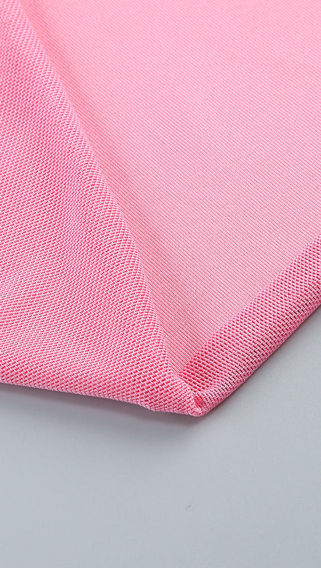 PINK MAXIKLEID MIT AUSSCHNITT UND RÜSCHEN 