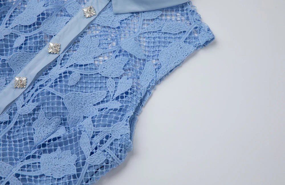 NECKLINE SLEEVELESS PINCHED WAIST MIDI DRESS IN BLUE