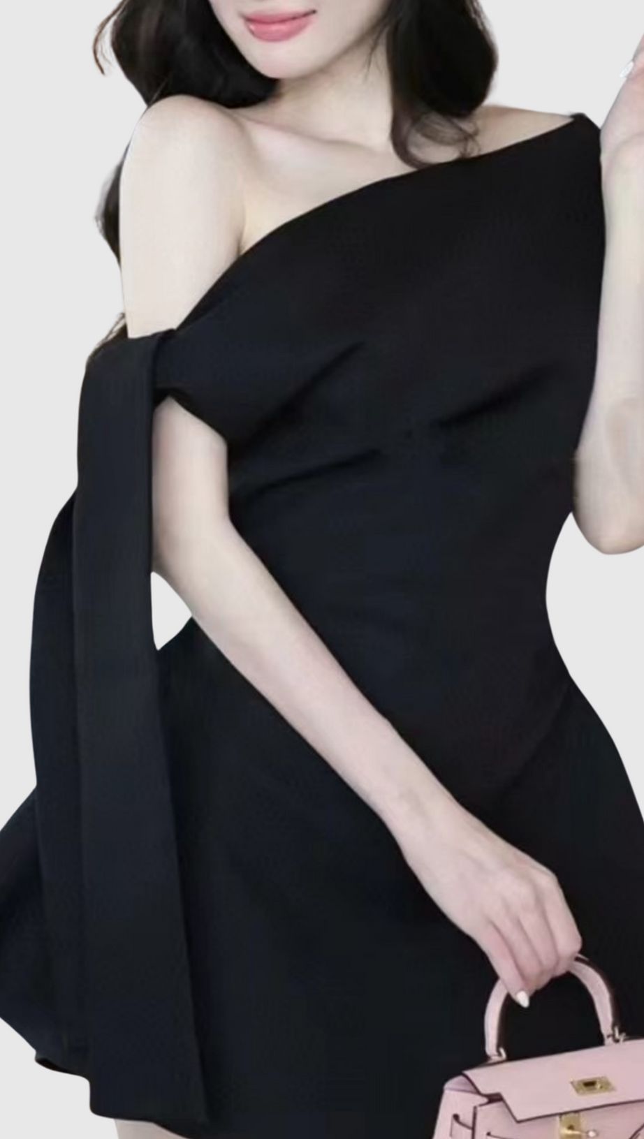Calwa – Asymmetrisches, ausgestelltes Minikleid mit One-Shoulder-Träger