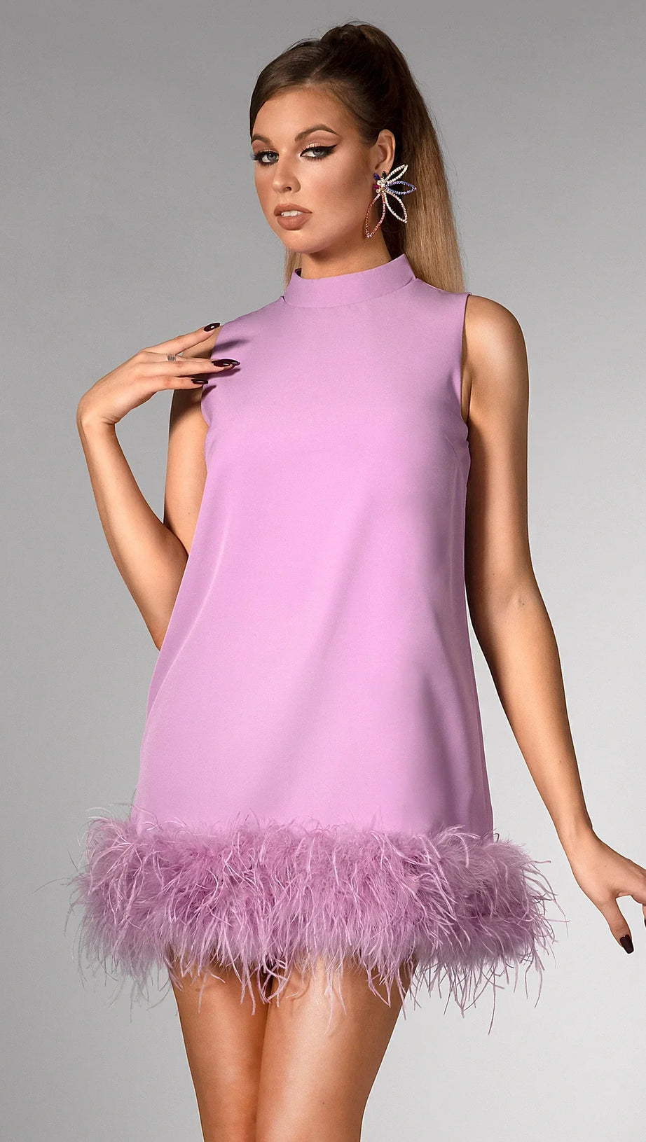 Lila ärmelloses Federkleid