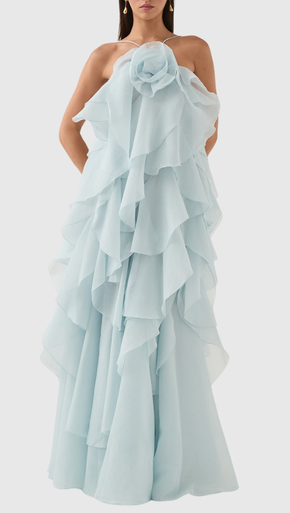 Caysie – Neckholder-Maxikleid mit floralem Rüschenmuster in Blau