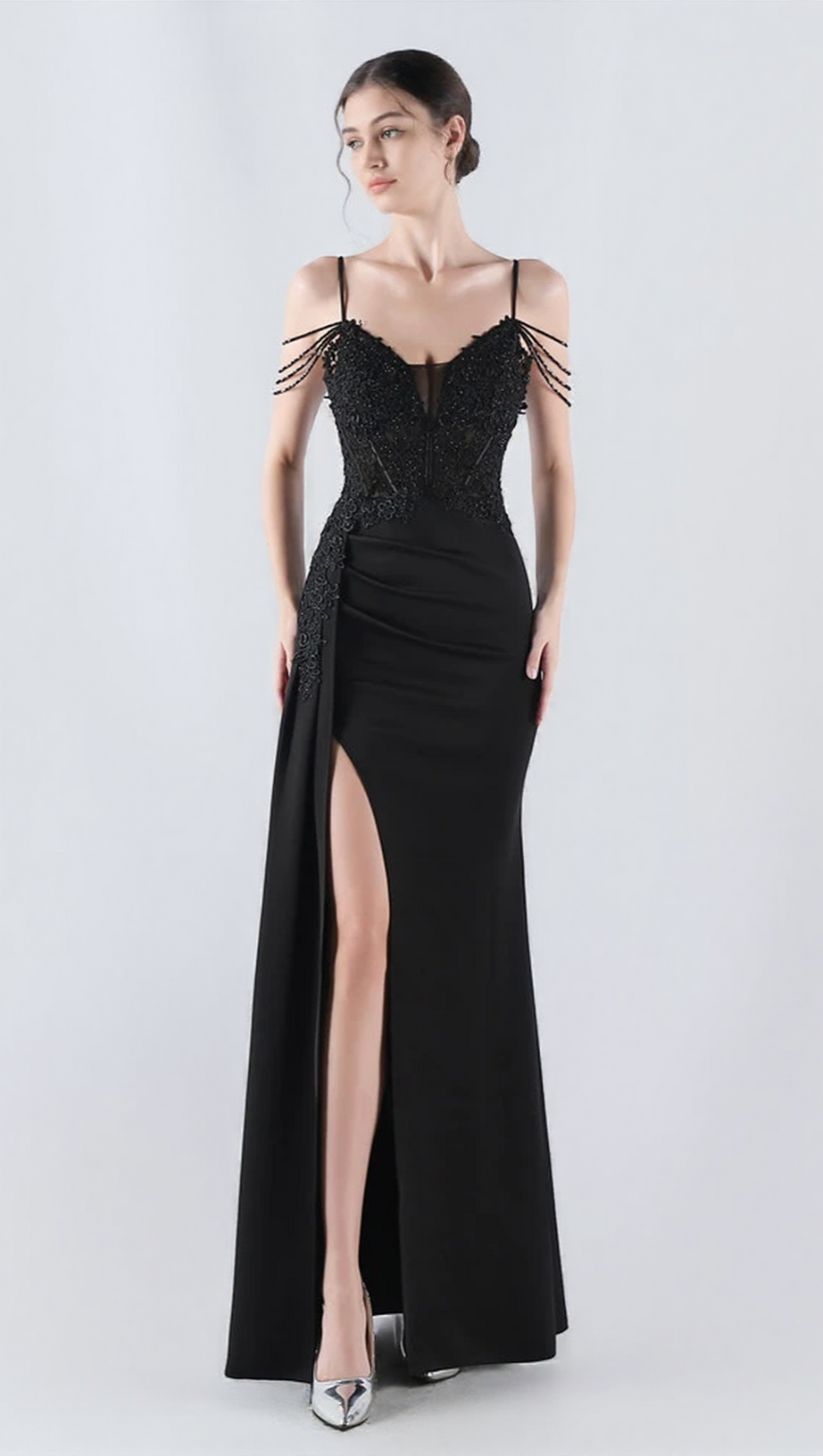 FLOWER BEAD CORSET MAXI DRESS IN BLACK