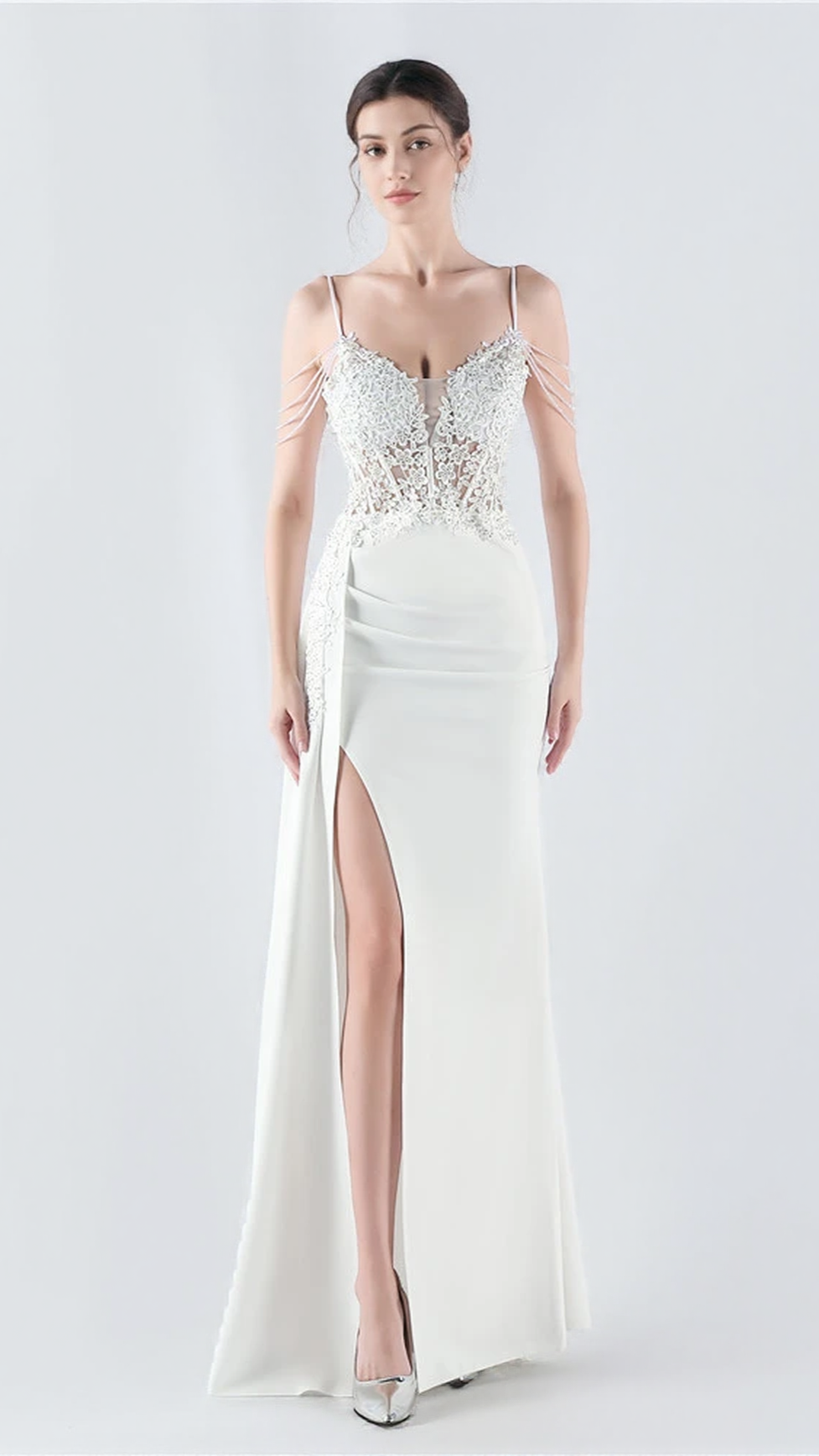 FLOWER BEAD CORSET MAXI DRESS IN WHITE